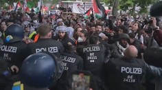 V Berlíně se konal propalestinský protest. Jednoho policistu dav málem ušlapal