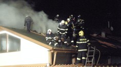 HRŮZNÉ PROBUZENÍ: Truhlárnu zřejmě zapálil BLESK