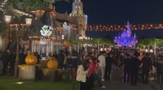 Čína kvůli covidu uzavřela Disneyland. Uvěznila v něm tisíce návštěvníků