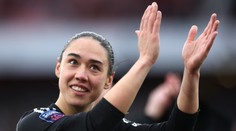 Brankářka Arsenalu oznámila radostnou novinu, s partnerkou čekají miminko