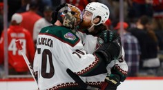 Kaut se v NHL trefil po dvou letech, Hertl po měsíci. Vejmelka vychytal Capitals