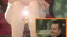 VIDEO: Moderátorka bez kalhotek nachytala premiéra! V přímém přenosu mu ukázala vše