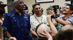 Mayweather senior: Nejdřív mu namlátí Floyd, pak ho seřežu já!