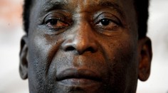 Pelé musel v Paříži do nemocnice! Jeho doprovod vysvětlil proč