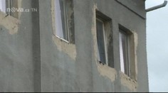Úředníci bojují s nájemníky. Odmítají opustit zdevastovaný dům