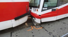 V Praze se srazily tramvaje, velké sídliště obsluhovaly autobusy!