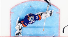 Kuriózní moment v NHL. Brankáři Sorokinovi připsali gól do sítě Nashvillu