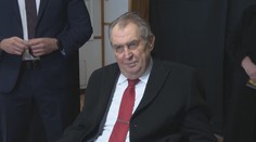 Prezident Zeman odvolil v Lánech. Dorazil krátce po otevření