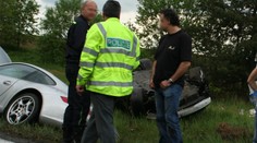 Řidič ve Fordu usnul za volantem a narazil do BMW