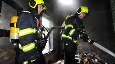 Požár domu se snažili hasit sousedi, majitel ale i tak zemřel