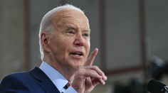 Biden by mohl z kampaně odstoupit více způsoby. Kandidatura Obamové je absurdní, říká amerikanista