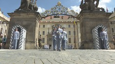 Hradní stráži chybí vojáci. Podívejte se, co musí zvládnout adepti