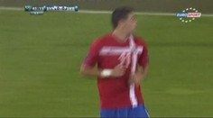 NESKUTEČNÉ! Srby o postup obral tento PARÁDNÍ GÓL Z PŮLKY! VIDEO