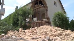 Část domu se zřítila kvůli špatné opravě! Muže i psa vytáhli z trosek