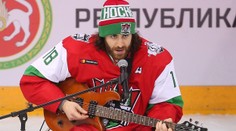 Rocková hvězda z KHL! Hokejista všem vyrazil dech a fanynky šílely