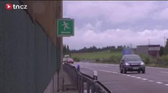 Z D1 není úniku! Východy z protihlukových stěn jsou NEPOUŽITELNÉ