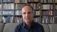 Írán zaútočil na Izrael. Je bizarní, že raketa mířila i na mešitu, říká analytik
