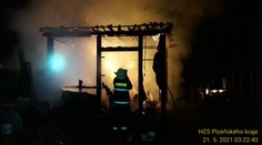 Dřevník na Plzeňsku lehl popelem. Uhořelo v něm čtyřicet křepelek
