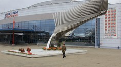 Hokejisté Lva byli v Jaroslavli. Na památník obětí položili koš květin