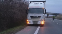 Řidič náklaďáku srazil chodce a ujel! Stejně jako tisíce dalších