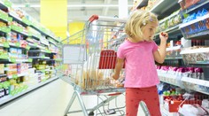 Supermarket stahuje z regálů oblíbený pamlsek. Nejezte ho, varuje řetězec