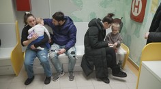K lékařům chodí lidé i se čtyřicítkami. Chřipková epidemie tvrdě udeřila