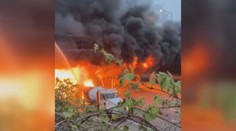 VIDEO: Ohnivé peklo na dálnici. Vzplála benzinová cisterna