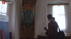 Unikátní svatební korouhev korunního prince je na světě. Budou se před ní líbat snoubenci