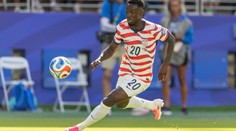 Kontroverzní rozhodnutí FIFA! Hvězda USA bude i přes červenou hrát osmifinále