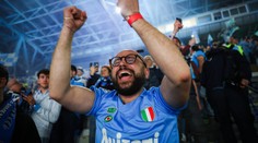 Fanoušek vydělává na úspěchu Neapole, kus trávy prodává za nehoráznou sumu