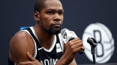 Kevin Durant dostal milionovou pokutu. Na internetu urážel herce