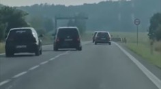 Šílenci za volantem ohrožovali řidiče u Slaného. Případ řeší policie