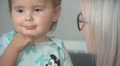 Dvouletý Milošek už prodělal 85 chemoterapií. Kvůli nádoru už nevidí