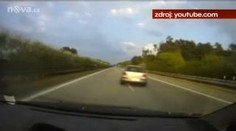 Další piráti silnic? Zběsilá jízda po D11 jen zázrakem neskončila tragédií