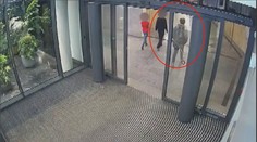 Agresor jen tak kopl cizího muže do hlavy, hrozí mu 10 let! VIDEO