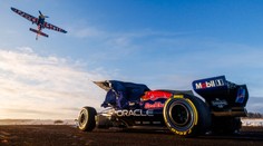 Letěl metr nad zemí a naslepo. Čech odhalil monopost F1 Red Bullu
