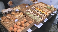 V Olomouci se koná tvarůžkový festival. Pořadatelé očekávají až 10 tisíc návštěvníků