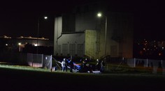 V Mělníku se zřítilo malé letadlo. Dopadlo před obchodní dům, pilot žije