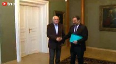 VIDEO: Klaus vtipkoval s Johnem. Záviděl mu kravatu:-)
