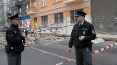 Dělník spadl při práci z lešení a zabil se