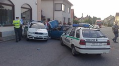 Opilec ujížděl policistům, pak do nich naboural