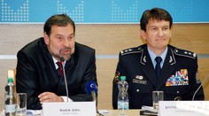 Policejní šéfové si nechávali posílat důležité spisy, zdržovali tím vyšetřování?