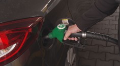 Ceny benzínu a nafty v Česku stále klesají. Jsou mezi nejnižšími v Evropě