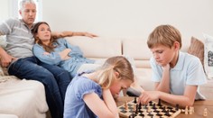 Jsou chytřejší prvorození nebo to je jen pověra? Studie dala odpověď