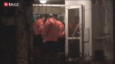 VIDEO: Prostřelil si před přítelkyní spánek. Přežil. Ona se zhroutila.