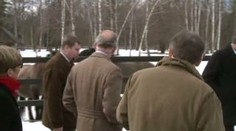 Princ Charles si v Polsku prohlédl zubry