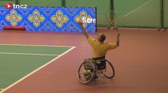 Video: Na tenisovém turnaji vozíčkářů je Brychta ve druhém kole