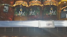 Ceny medu vystřelují nahoru! V Praze lidé zaplatí i přes 200 korun za kilo