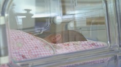 Hořovická porodnice zkouší novinku. Usnadní otcům být u porodu