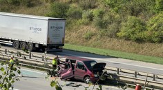 Vážná nehoda na Pražském okruhu: Letěl tam vrtulník, tvořily se kolony